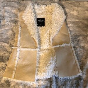 Hollister - Faux Suede Sherpa Lined Vest - Size: M - EUC